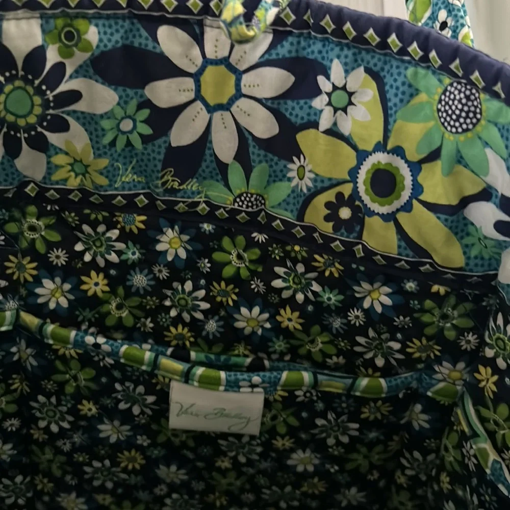 Vera Bradley Tote - Picture 5 of 6